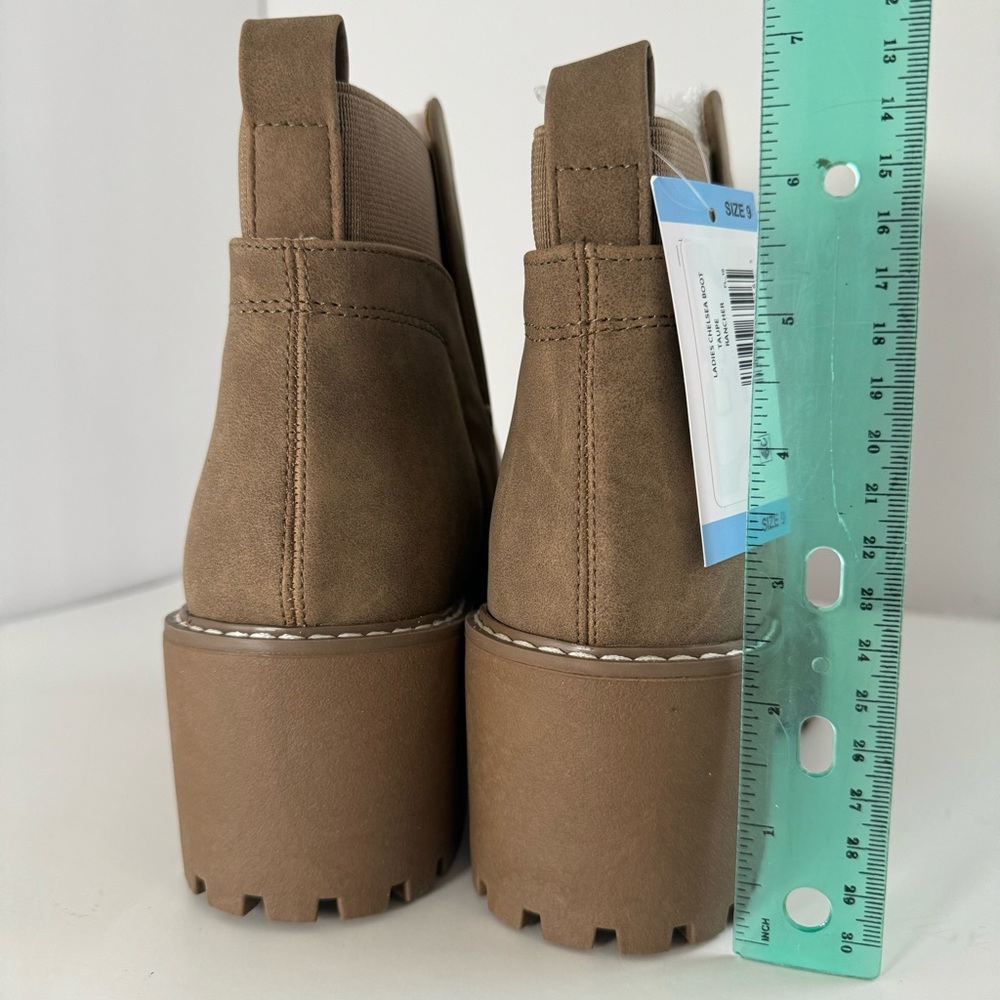 Chelsea boots Rancher by Dolce Vita size 9, *WILL NOT COME W/ BOX. - Picture 11 of 14